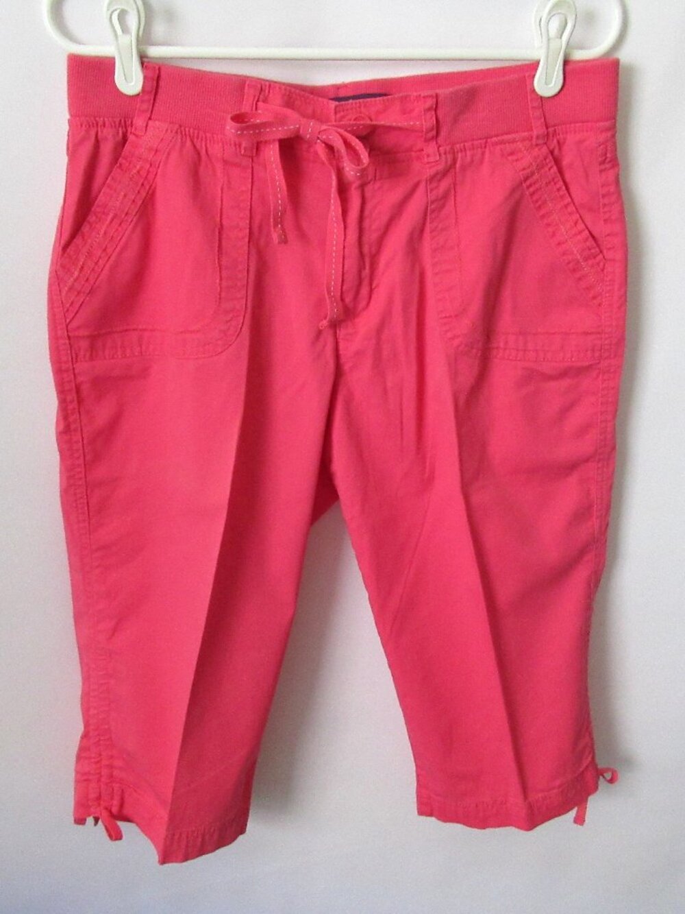 Gloria Vanderbilt pink zip/tie front cotton blend capri pants *Sz 10*